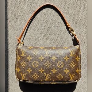 SOLD‼️Authentic Louis Vuitton Vintage Pochette Accessories Monogram Canvas